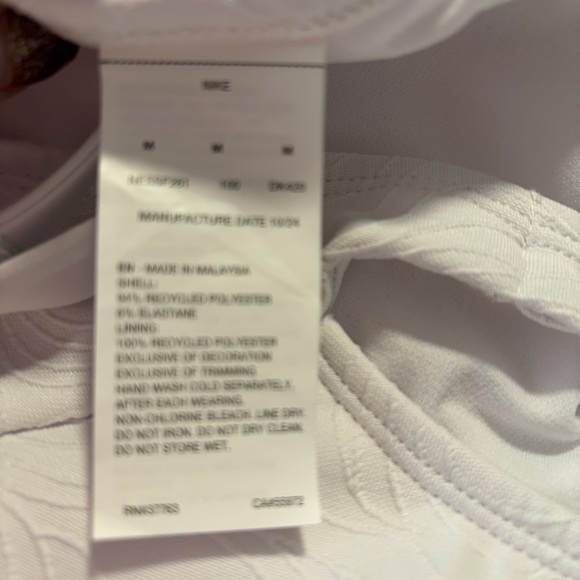 Nike V-Neck Jacquard One Piece Swimsuit NWT size Medium White Bathing Suit - Picture 12 of 15